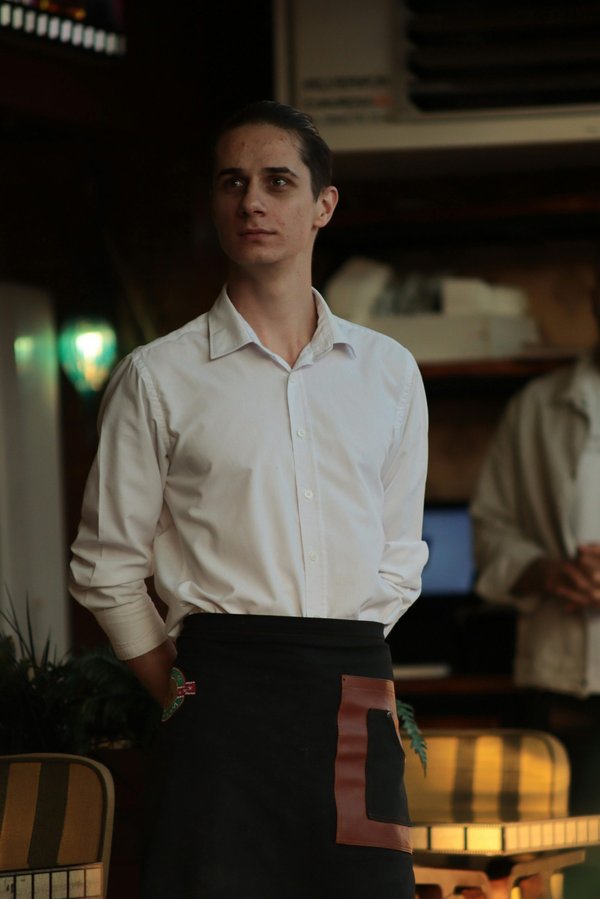 Chemises de travail pour restauration : confort et style au quotidien